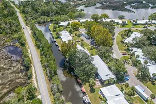 11316 W Bayshore Dr, Crystal River, FL 34429 - Photo 5