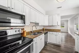 819 Southwest Boulevard N, Saint Petersburg, FL 33703 - Photo 9