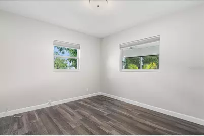 819 Southwest Boulevard N, Saint Petersburg, FL 33703 - Photo 11