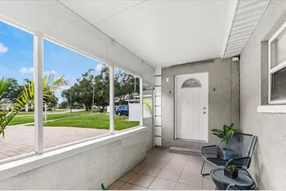 819 Southwest Boulevard N, Saint Petersburg, FL 33703 - Photo 5