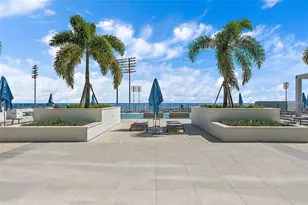 301 1st St S, Saint Petersburg, FL 33701 - Photo 11