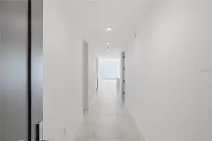 301 1st St S, Saint Petersburg, FL 33701 - Photo 17