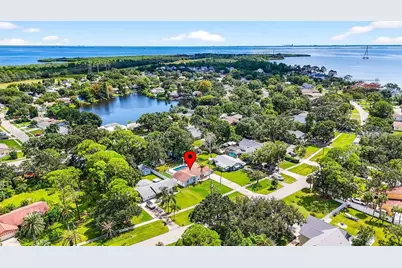 603 Shore Drive E, Oldsmar, FL 34677 - Photo 3