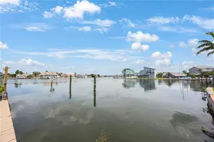 162 174th Terrace Dr E, Redington Shores, FL 33708 - Photo 41