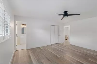 1872 New Hampshire Avenue NE, Saint Petersburg, FL 33703 - Photo 15