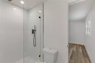 1872 New Hampshire Ave NE, Saint Petersburg, FL 33703 - Photo 21