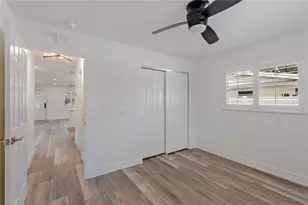 1872 New Hampshire Ave NE, Saint Petersburg, FL 33703 - Photo 11