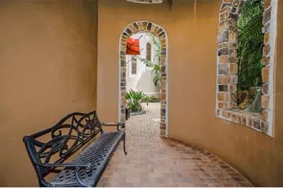 801 Brightwaters Boulevard NE, Saint Petersburg, FL 33704 - Photo 7