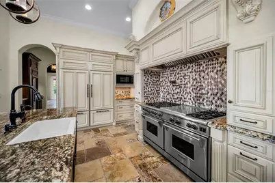 801 Brightwaters Boulevard NE, Saint Petersburg, FL 33704 - Photo 19