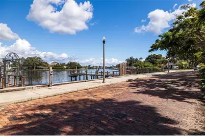 2400 Coffee Pot Boulevard NE, Saint Petersburg, FL 33704 - Photo 15