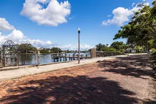 2400 Coffee Pot Blvd NE, Saint Petersburg, FL 33704 - Photo 15