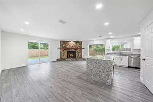 2515 Lake Ellen Cir, Tampa, FL 33618 - Photo 7