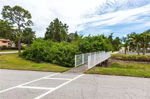 6070 80th St N, Saint Petersburg, FL 33709 - Photo 27