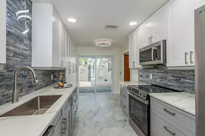 417 E Boca Ciega Point Boulevard N #417, Saint Petersburg, FL 33708 - Photo 9