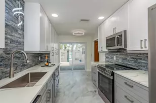 417 E Boca Ciega Point Blvd N, Saint Petersburg, FL 33708 - Photo 9