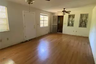 805 W 129th Ave, Tampa, FL 33612 - Photo 11