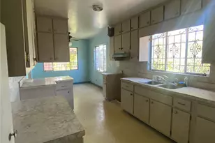 805 W 129th Ave, Tampa, FL 33612 - Photo 13