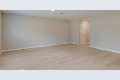 37018 Sagemoor Drive, Zephyrhills, FL 33541 - Photo 7