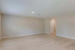 37018 Sagemoor Dr, Zephyrhills, FL 33541 - Photo 7