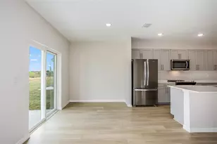 37018 Sagemoor Dr, Zephyrhills, FL 33541 - Photo 11