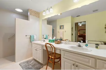 4060 Salem Square Parkway, Palm Harbor, FL 34685 - Photo 15