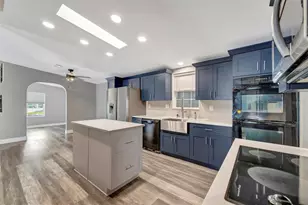 117 E St Annes Cir, Apollo Beach, FL 33572 - Photo 45