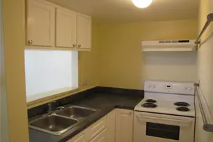 7137 E Bank Dr, Tampa, FL 33617 - Photo 5