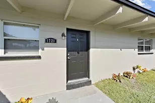 1721 Darlington Dr, Tampa, FL 33619 - Photo 9