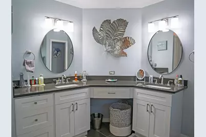 16517 Lake Heather Drive, Tampa, FL 33618 - Photo 15