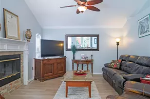 16517 Lake Heather Dr, Tampa, FL 33618 - Photo 11