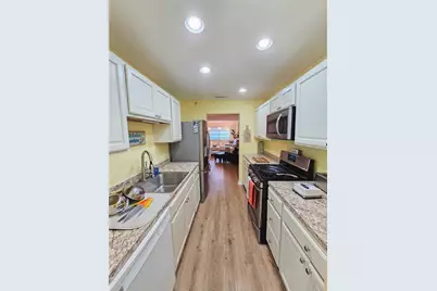 2960 59th Street S #105, Gulfport, FL 33707 - Photo 7