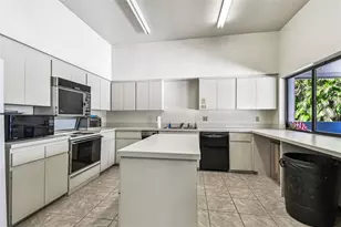 9050 Park Blvd, Seminole, FL 33777 - Photo 75