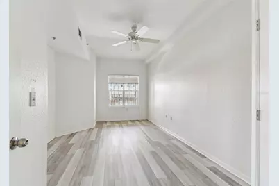 200 4th Avenue S #318, Saint Petersburg, FL 33701 - Photo 25