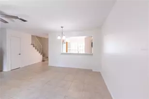 16175 Rambling Vine Dr E, Tampa, FL 33624 - Photo 9