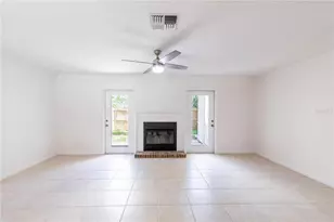 16175 Rambling Vine Dr E, Tampa, FL 33624 - Photo 3