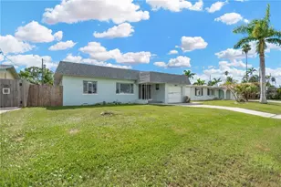 16214 3rd St E, Redington Beach, FL 33708 - Photo 3