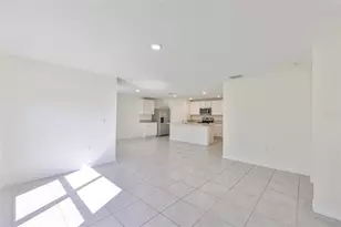 1213 Tahitian Sunrise Dr, Plant City, FL 33565 - Photo 19