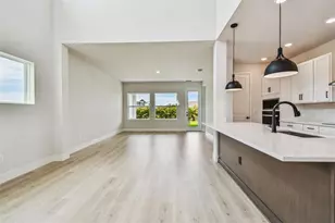 10645 Cres Crk Xing, Parrish, FL 34219 - Photo 11