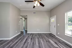 8416 N 39th St, Tampa, FL 33604 - Photo 3