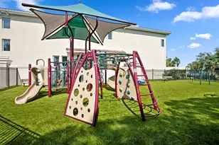 1040 Paseo Del Rio NE, Saint Petersburg, FL 33702 - Photo 71