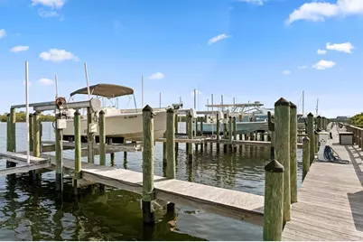 1040 Paseo Del Rio NE, Saint Petersburg, FL 33702 - Photo 67