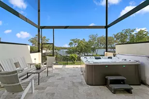 1040 Paseo Del Rio NE, Saint Petersburg, FL 33702 - Photo 51