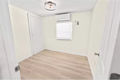 8738 N Tangerine Place, Tampa, FL 33617 - Photo 15