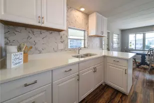 217 Seagull Dr, Tarpon Springs, FL 34689 - Photo 3