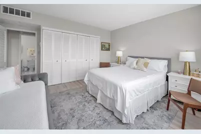 31 Island Way #605, Clearwater Beach, FL 33767 - Photo 21