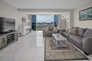 31 Island Way, Clearwater Beach, FL 33767 - Photo 11