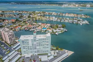 31 Island Way, Clearwater Beach, FL 33767 - Photo 3