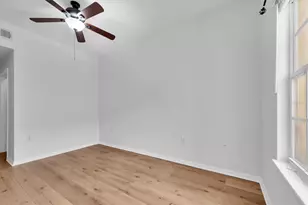 100 4th Ave S, Saint Petersburg, FL 33701 - Photo 27