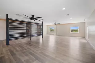 10830 Navajo Dr, Saint Petersburg, FL 33708 - Photo 29