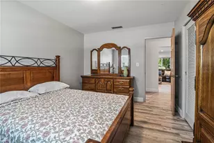 10517 Blossom Lake Dr, Seminole, FL 33772 - Photo 17